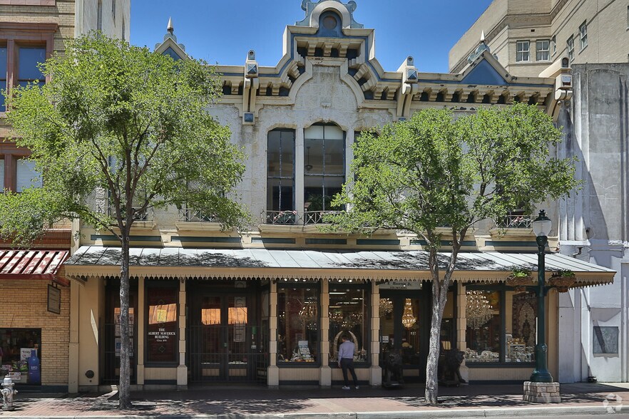 More Photos Of 515 E Houston St, San Antonio Storefront Retail Office For Lease