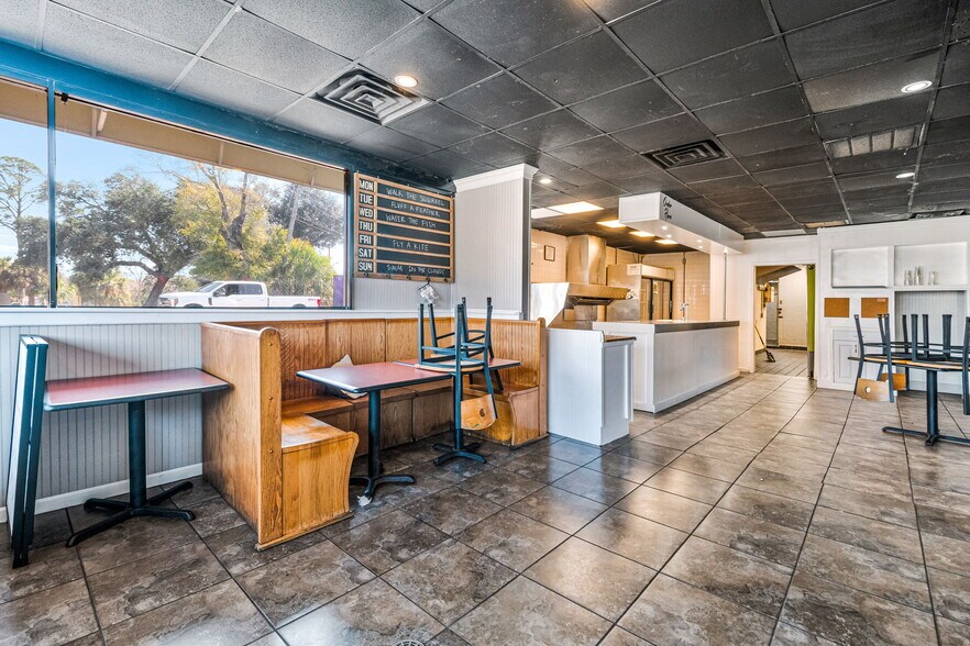 More Photos Of 41 S Navy Blvd, Pensacola Fast Food For Lease