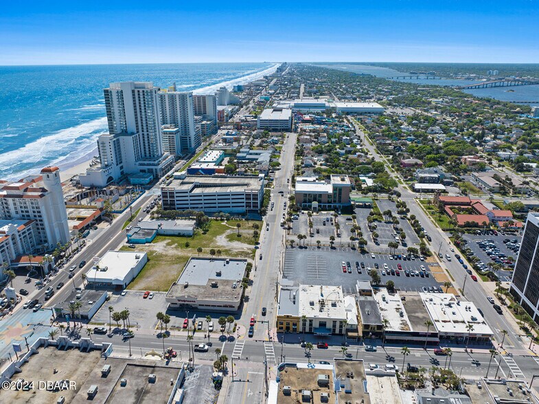 More Photos Of 546 Seabreeze Blvd, Daytona Beach Bar For Lease