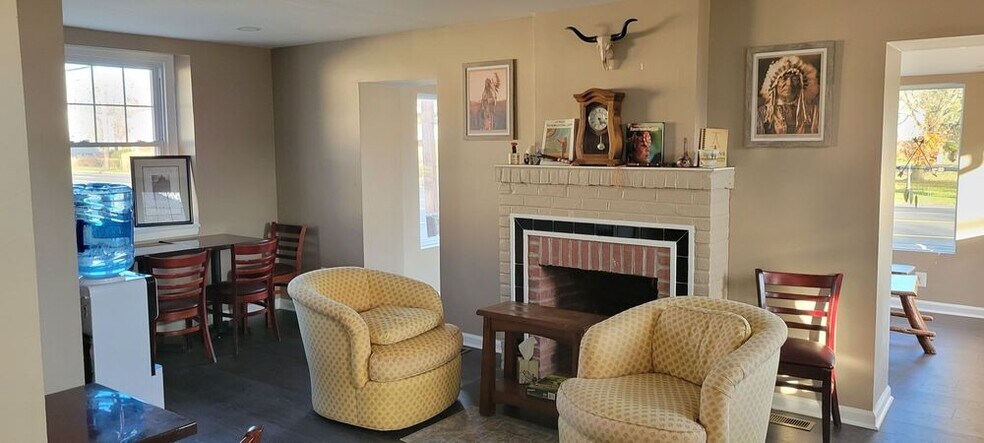 More Photos Of 193 Easton Rd, Horsham Township Storefront Retail Office For Lease