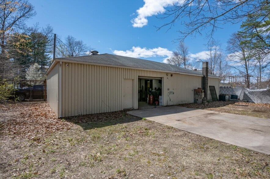 More Photos Of 54 Lowell Rd, Hudson Auto Repair For Sale