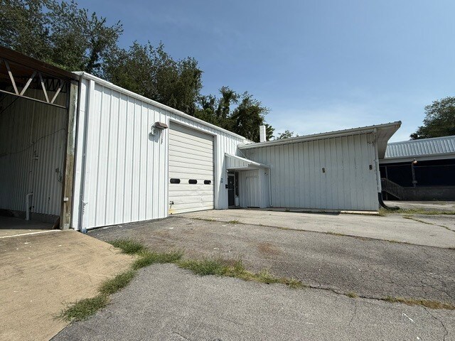 More Photos Of 12 Shelby St, Jamestown Light Distribution For Sale