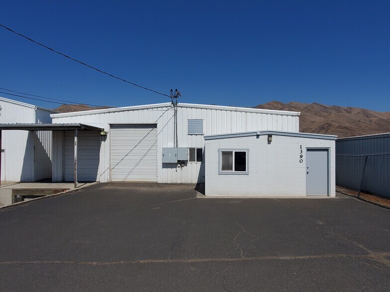 More Photos Of 1390 Commercial Way, Clarkston Manufacturing For Sale