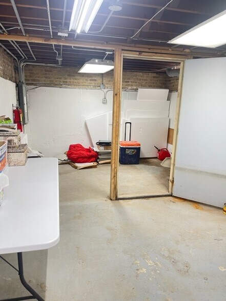 More Photos Of 10220 Grand Ave, Franklin Park Storefront Retail Office For Lease