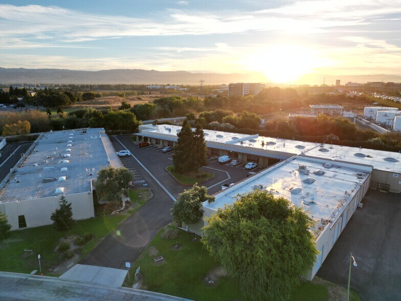 More Photos Of 2510-2532 Seaboard Ave, San Jose Manufacturing For Lease