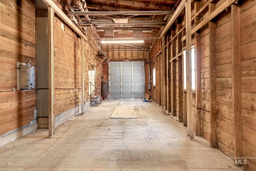 More Photos Of 276 Highway 30, Hansen Industrial For Lease
