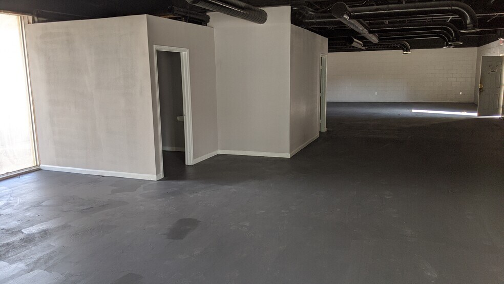 More Photos Of 200 E Texas Ave, Baytown Freestanding For Lease