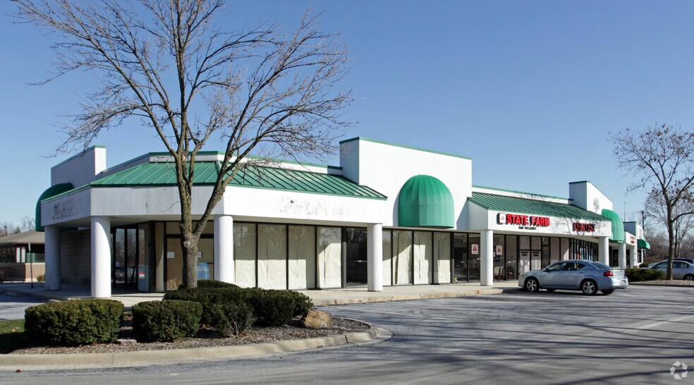 More Photos Of 2800-2828 75th St, Woodridge Freestanding For Lease