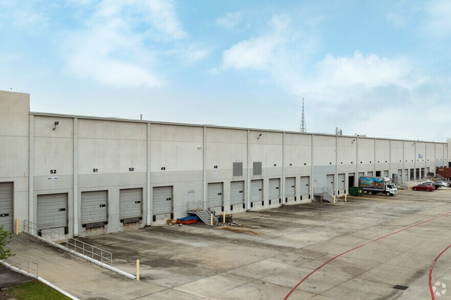 More Photos Of 3009 Pasadena Fwy, Pasadena Warehouse For Lease