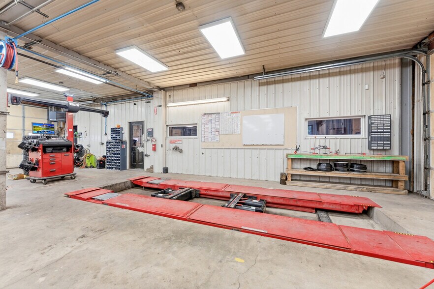 More Photos Of 622 Blue Horizon Dr, Morgantown Auto Repair For Sale