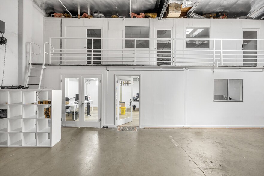 More Photos Of 2717 Tanager Ave, Los Angeles Warehouse For Sale