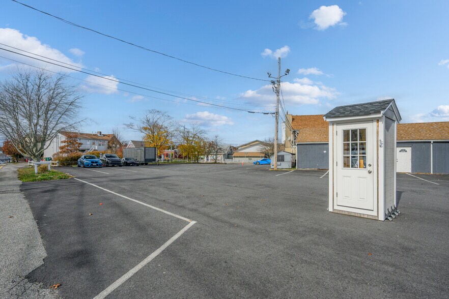 More Photos Of 488 South St, Hyannis Restaurant For Sale