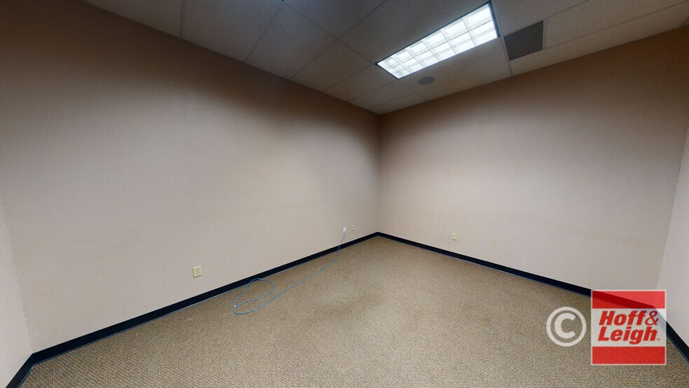 More Photos Of 4615 Town Center Dr, Colorado Springs Warehouse For Lease