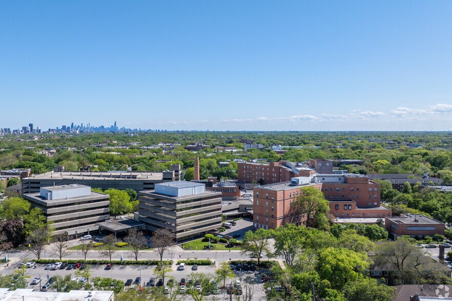 More Photos Of 800 Austin St, Evanston Medical For Lease