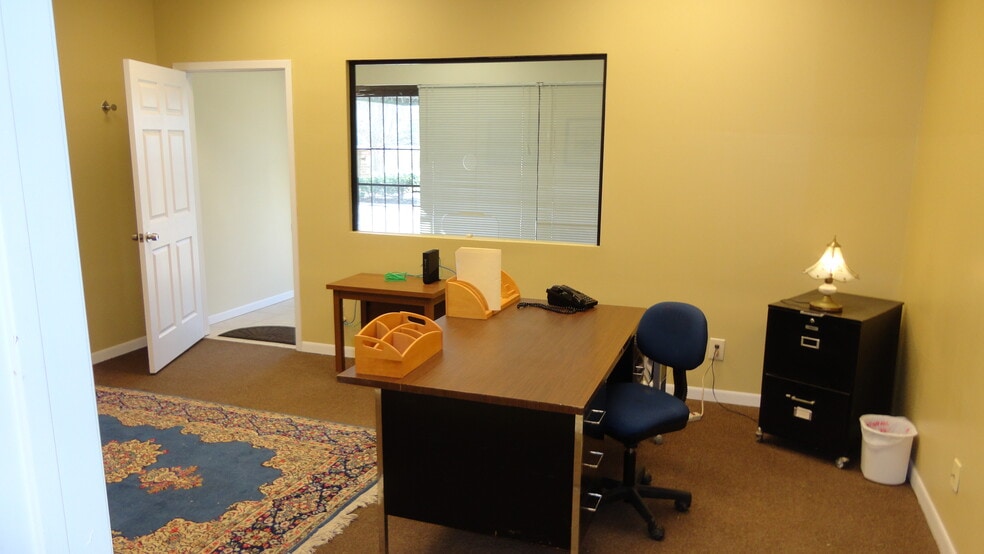 More Photos Of 8935 Baker St, Santa Fe Self Storage For Sale