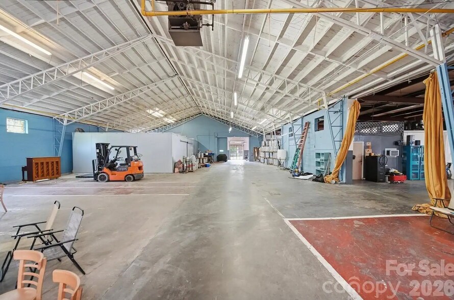 More Photos Of 47 Duke St, Granite Falls Bar For Sale