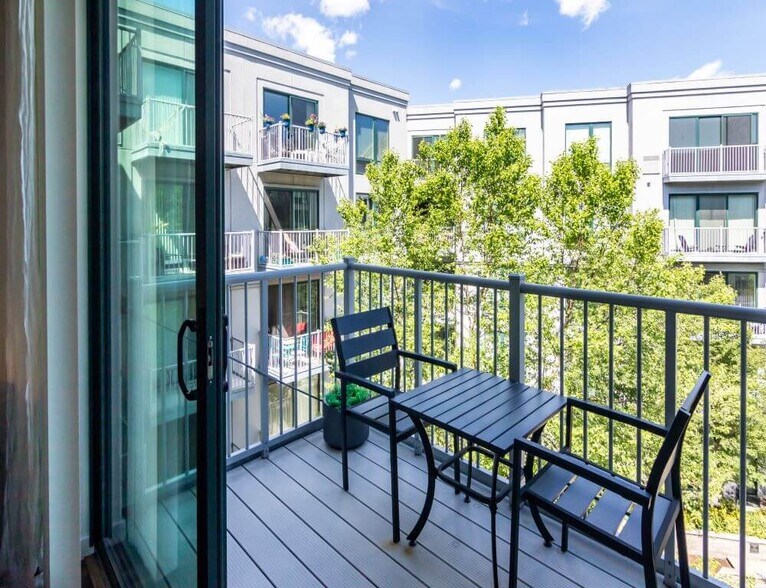 More Photos Of 121 Towne St, Stamford Apartments For Lease