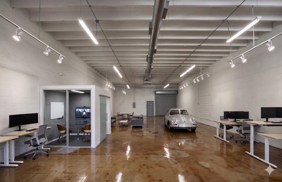 More Photos Of 5700 NE 4th Ave, Miami Warehouse For Lease