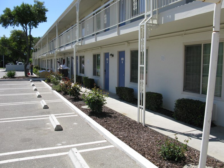 More Photos Of 1007 E Main St, Santa Maria Hotel For Sale