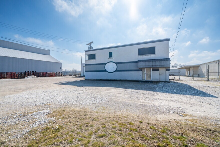 More Photos Of 1602 W 7th St, Owensboro Warehouse For Lease