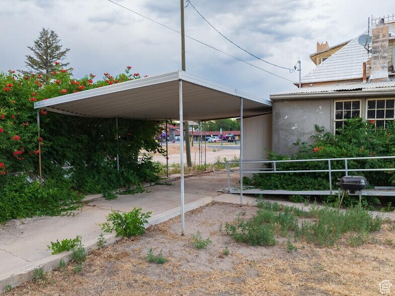 More Photos Of 235 W Main St, Vernal Office For Sale