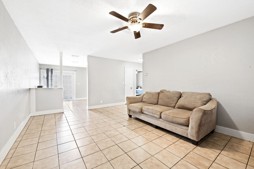 More Photos Of 3910 NW 30th Ter, Lauderdale Lakes Apartments For Sale