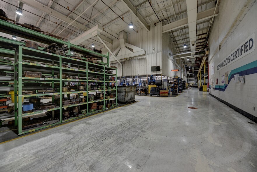 More Photos Of 1901 Longwood Dr, Brenham Manufacturing For Sale