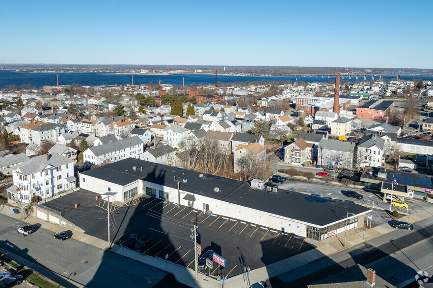 More Photos Of 1533 S Main St, Fall River Freestanding For Lease