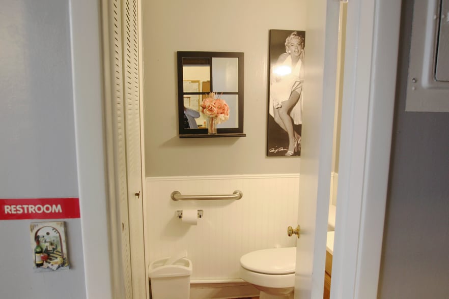 More Photos Of 799 N Court St, Medina Office For Lease