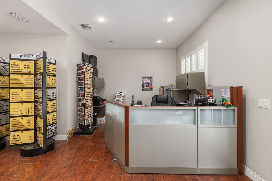 More Photos Of 26509 NW Us-27, High Springs Warehouse For Sale