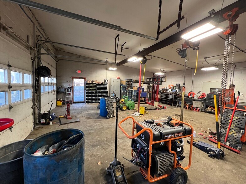 More Photos Of 154 Lancaster Ave, Malvern Auto Repair For Sale