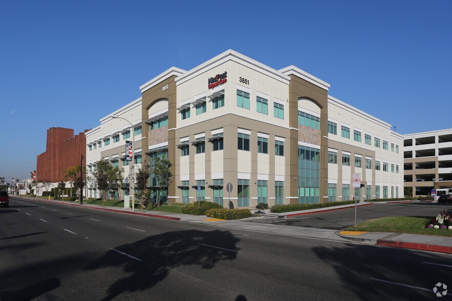 More Photos Of 3851 Katella, Los Alamitos Medical For Lease