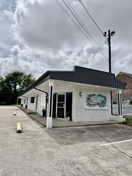 Primary Photo Of 124 10th St, Clarksville Coworking Space