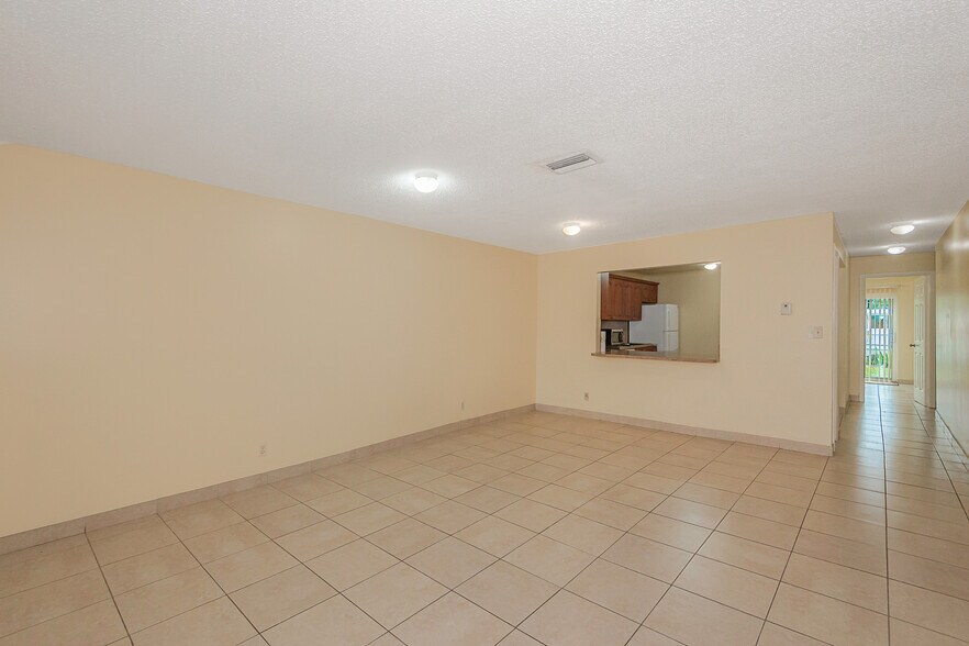 More Photos Of 4063-4065 SW 51st St, Fort Lauderdale Apartments For Sale