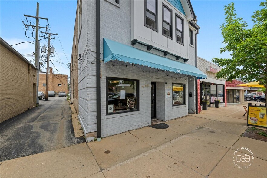 More Photos Of 4958 Main St, Downers Grove Office Residential For Lease