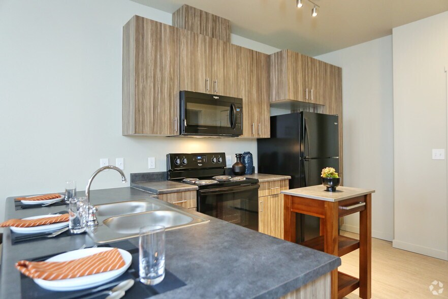 More Photos Of 913 S Jackson St, Seattle Apartments For Lease