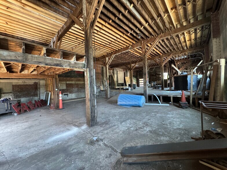 More Photos Of 123 Water St, Horse Cave Storefront Retail Residential For Sale