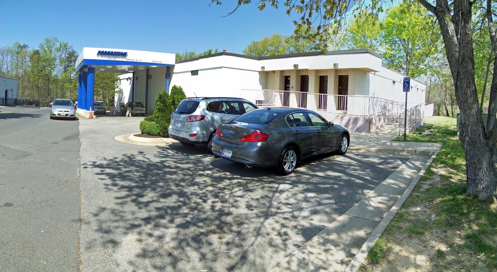 More Photos Of 7900 Hill Park Ct, Lorton Service For Lease