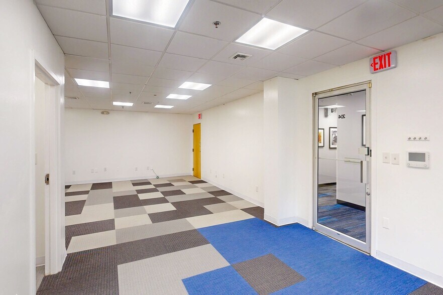 More Photos Of 552-564 Massachusetts Ave, Cambridge Office For Lease
