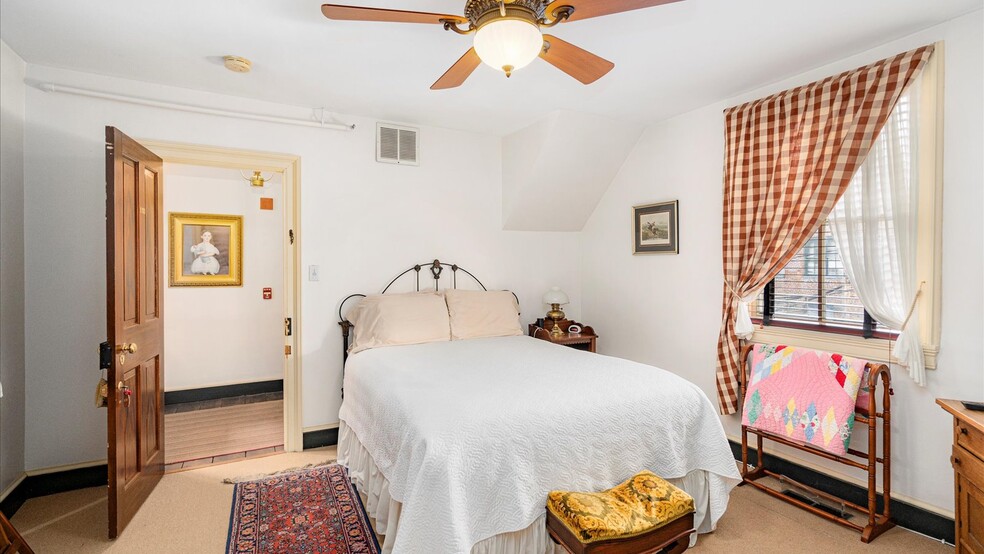 More Photos Of 637 Washington Blvd, Baltimore Hospitality For Sale