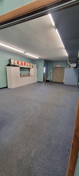 More Photos Of 1669 E Saint Louis St, Springfield Storefront Retail Office For Lease