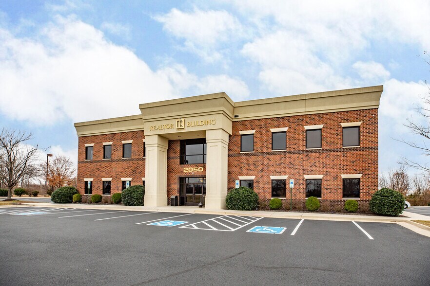 More Photos Of 2050 Gordon W Shelton Blvd, Fredericksburg Office For Lease