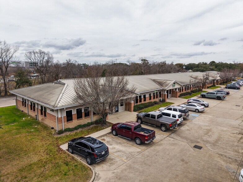 More Photos Of 5751 Blythewood St, Houston Medical For Sale