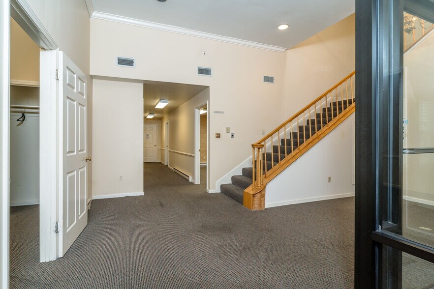 More Photos Of 110 N Wayne Ave, Waynesboro Office For Sale