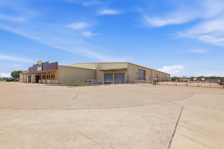More Photos Of 8316 Lone Tree Rd, Victoria Industrial For Sale