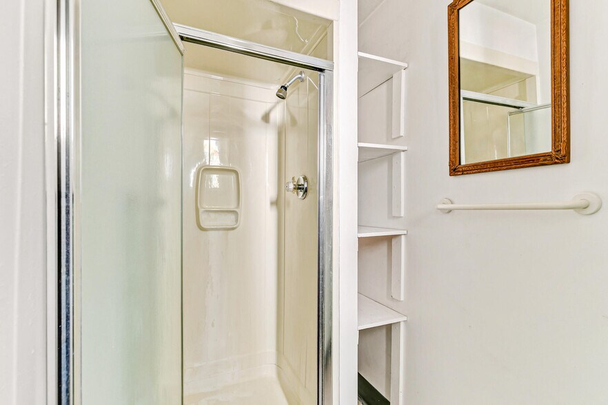 More Photos Of 3200 W 2nd Ave, Denver Office For Sale