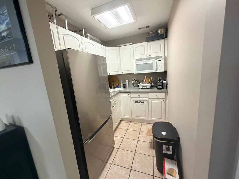 More Photos Of 4450 Monroe St, Hooven Truck Terminal For Sale