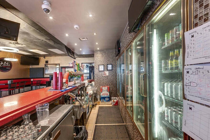 More Photos Of 231 St Paul St W, St Catharines General Retail For Sale