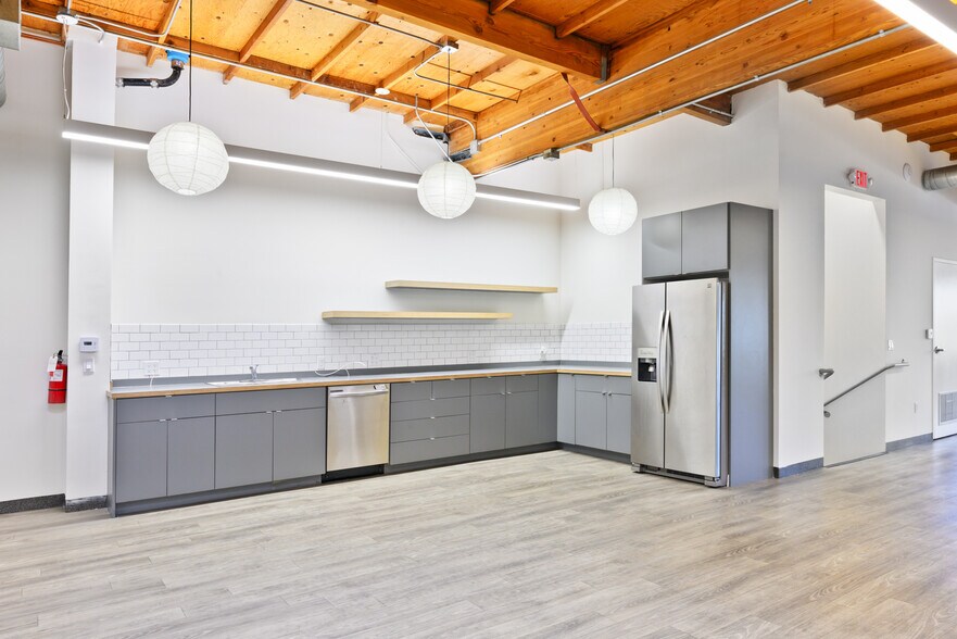 More Photos Of 2036-2048 Armacost Ave, Los Angeles Loft Creative Space For Lease