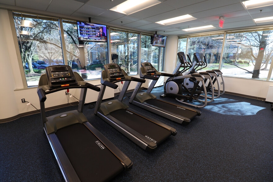 More Photos Of 6301 Ivy Ln, Greenbelt Office For Lease